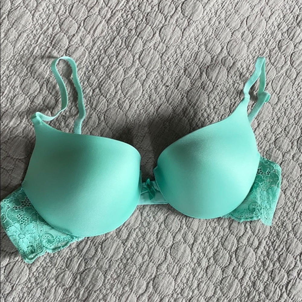 Victoria’s Secret Angels bra